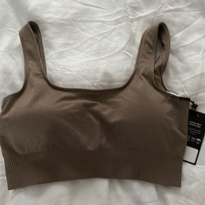 LILIAS ACTIVE RIBBED KNIT sports bra